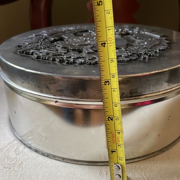 Beautiful vintage 1970s pewter Metzke Santa Clause cookie tin metalware - Picture 12 of 12